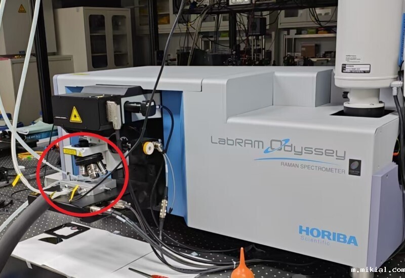 241203-LND-变温台-北京量子研究院-验收（现场照片：二维材料样品 拉曼光谱测试）1